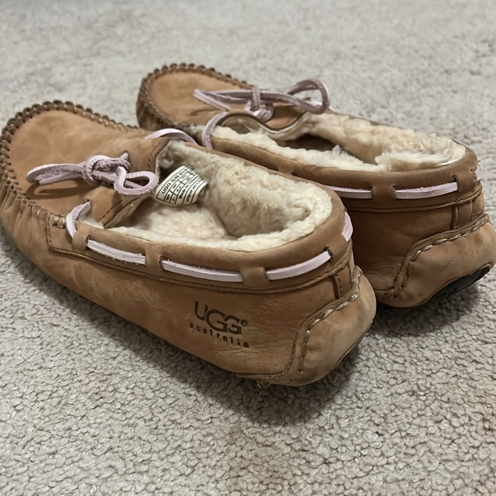 UGG Dakota Slippers - Picture 2 of 4